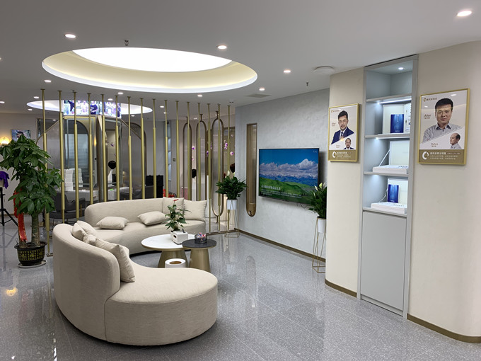 唐風(fēng)采武漢假發(fā)實(shí)體店 \